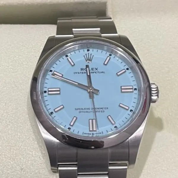 ロレックス　オイスターパーペチュアル　126000 loading=