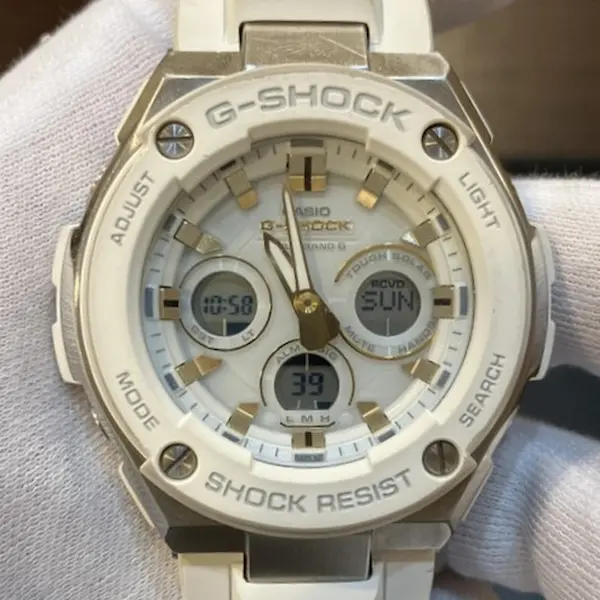 カシオ　G-SHOCK　GST-W300 loading=