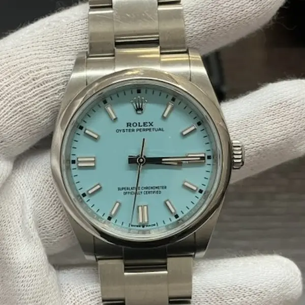 ロレックス　オイスターパーペチュアル　126000 loading=